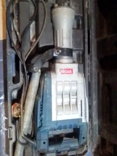 Angle Grinder &amp; Demolition Hammer Drill