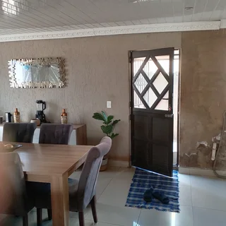 Shared Accommodation / Rooms to Rent – Main Road, Close to Transport”