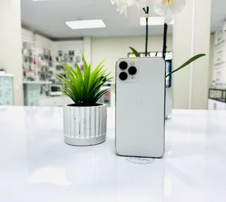 Apple iPhone 11 Pro 64GB Battery on 83% R5 499