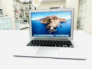 2017 Macbook Air 13-inch 8GB Ram 128GB SSD