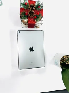 Apple iPad 6th Gen WiFi 32GB