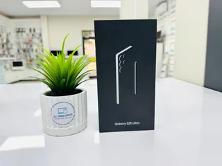 Brand New Samsung S25 Ultra 256GB Dual Sim R17,999