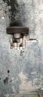 Powersteering pump Ford Figo