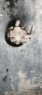 Powersteering pump Ford Figo