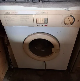 Electronic goods, second hand TV 22&#34;