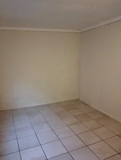 Room with Kitchen Cupboard Available to rent in Cosmo City R2100