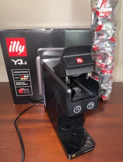 illy Y3.3 iperEspresso Coffee &amp; Espresso Machine – Excellent Condition