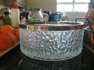 Glass bowl