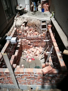 Skilled builder, plaster, skimmer