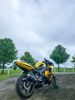 2005 YAMAHA YZF-R6 DELTABOX LIMITED ROSSI EDITION.