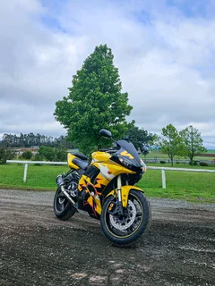 2005 YAMAHA YZF-R6 DELTABOX LIMITED ROSSI EDITION.