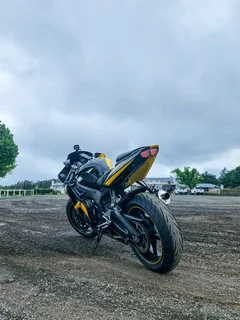 2005 YAMAHA YZF-R6 DELTABOX LIMITED ROSSI EDITION.
