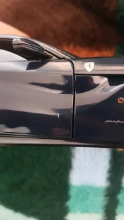 1:18 hot wheels elite Ferrari f12 Berlinetta boxed