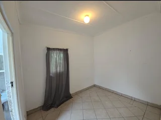 Outbuilding available immediately for rent in Mount Vernon, Malvern