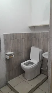 Outbuilding available immediately for rent in Mount Vernon, Malvern