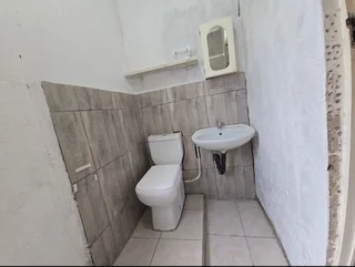 Outbuilding available immediately for rent in Mount Vernon, Malvern