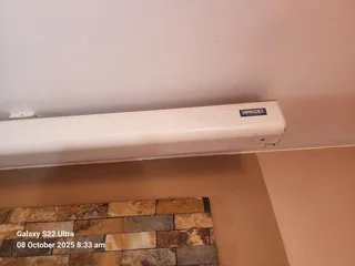 Samsung Projector and Electronic 100 Inch screen