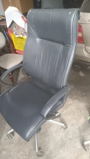Full leather executive office chair