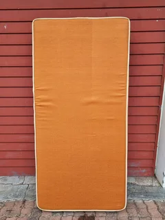 Single bed base and mattress