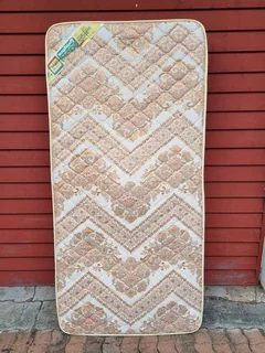 Single bed base and mattress