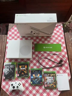 Xbox One S 1TB &#43; 1 Controller &#43; 4 Games – R3 700 (Negotiable)