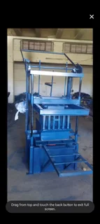 Static brick machine