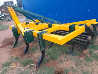 John Deere Ripper With Double Rollers