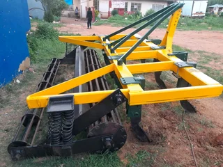 John Deere Ripper With Double Rollers