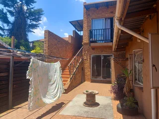 Rooms to rent in Sophiatown/Westdene