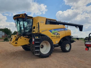 2023 New Holland CR7.90