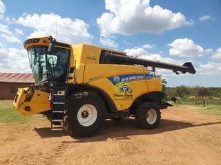 2023 New Holland CR7.90 Stroper
