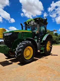 2014 John Deere 7200R