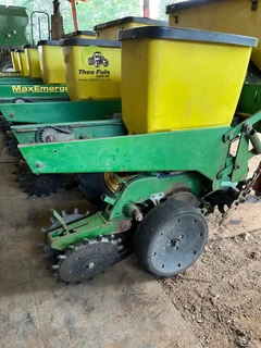 John Deere 1750