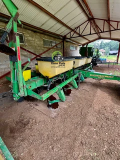 John Deere 1750