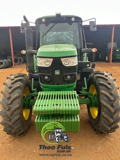 2015 John Deere 6125 M