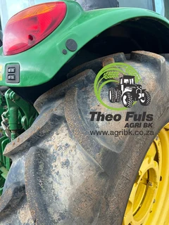 2015 John Deere 6125 M