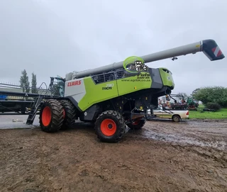 2023 Claas Trion 730