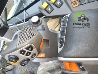 2023 Claas Trion 730