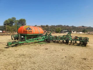 2017 DBX Tream Planter