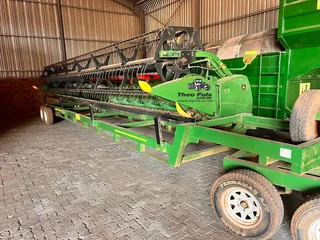 2013 John Deere 630F