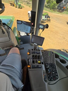 2013 John Deere 8260R