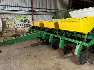 2017 John Deere 1755