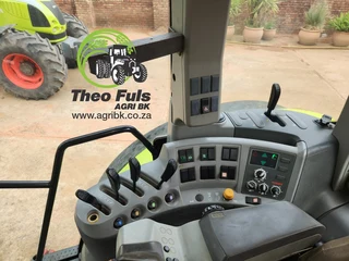 2009 Claas Arion 640