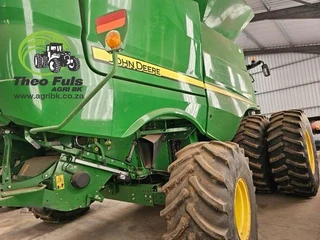 2017 John Deere S680