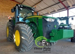2017 John Deere 8320R