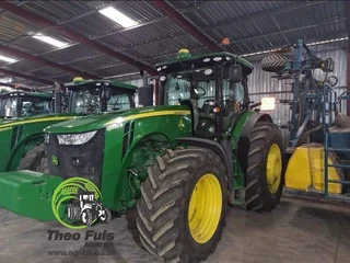 2017 John Deere 8320R