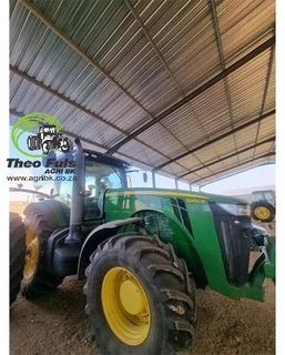 2014 John Deere 8260 R