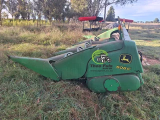 2013 John Deere 606 C