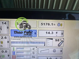 2012 John Deere 8260R