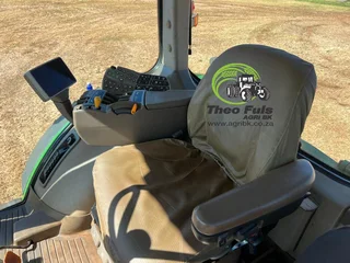 2012 John Deere 8260R